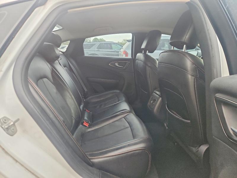 50853106 :رقم المزاد ، 1C3CCCEG9FN589500 vin ، 2015 Chrysler 200 مزاد بيع