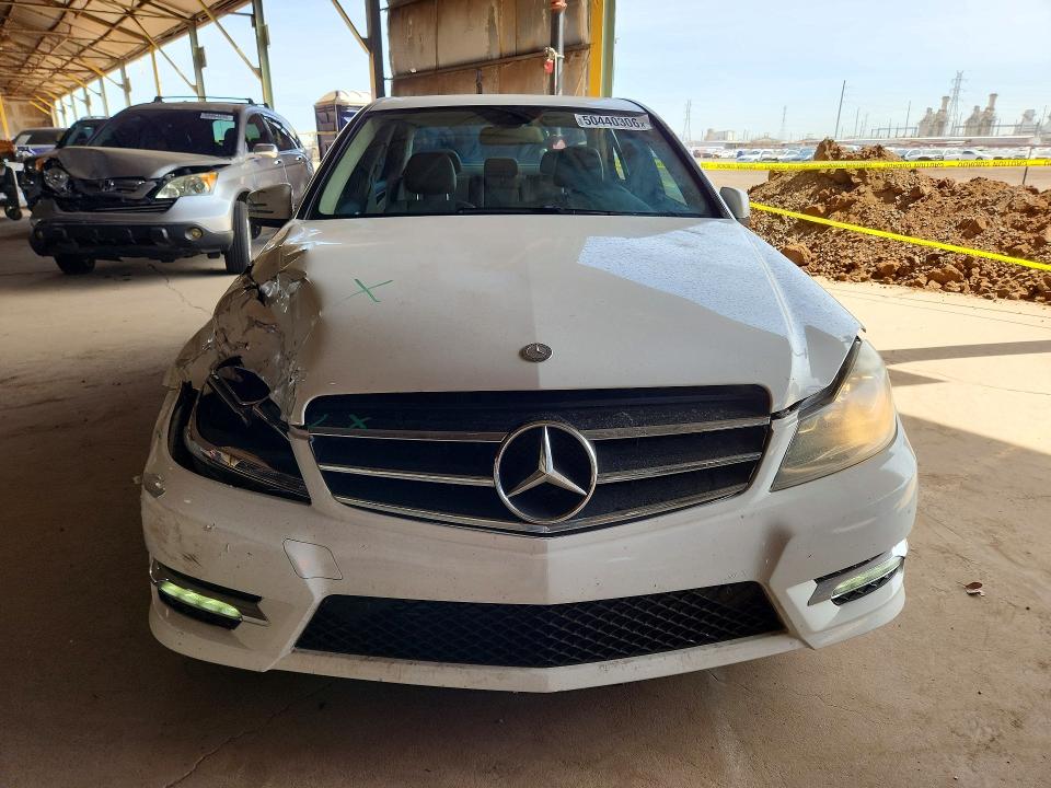 Продаж на аукціоні авто 2014 Mercedes-benz C, vin: WDDGF4HB5EG243690, номер лоту: 50440306