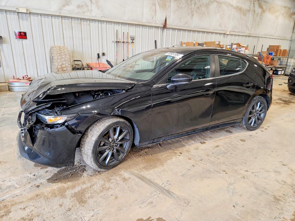 49951996 :رقم المزاد ، JM1BPAKL7M1336729 vin ، 2021 Mazda 3 مزاد بيع