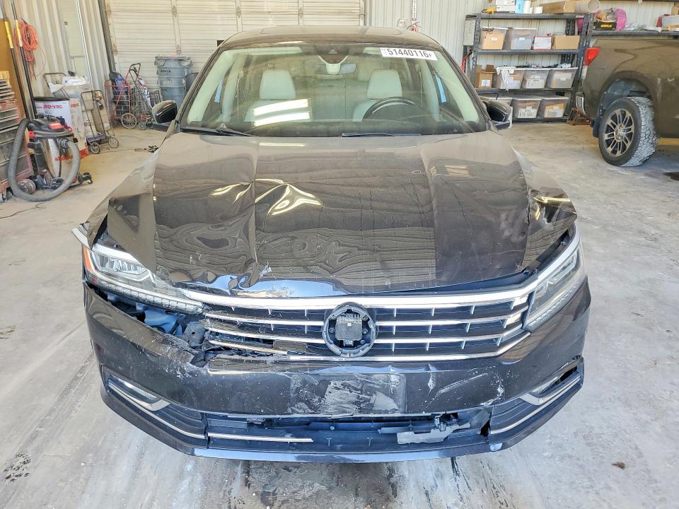 2017 Volkswagen Passat მანქანა იყიდება აუქციონზე, vin: 1VWCT7A38HC031042, აუქციონის ნომერი: 51440116