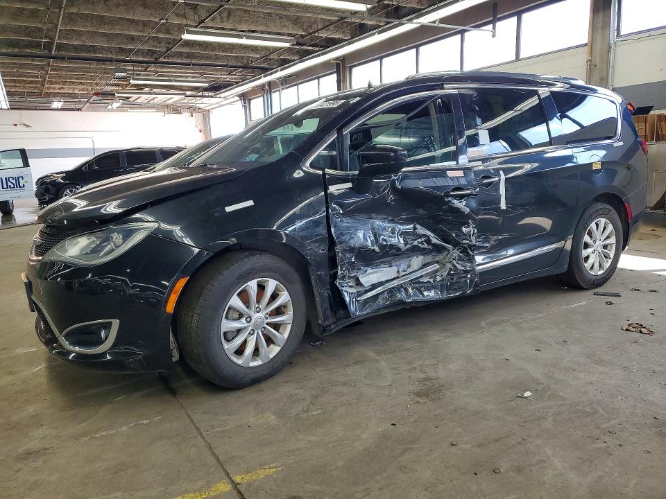 Продажа на аукционе авто 2019 Chrysler Pacifica, vin: 2C4RC1BG3KR577340, номер лота: 50421996
