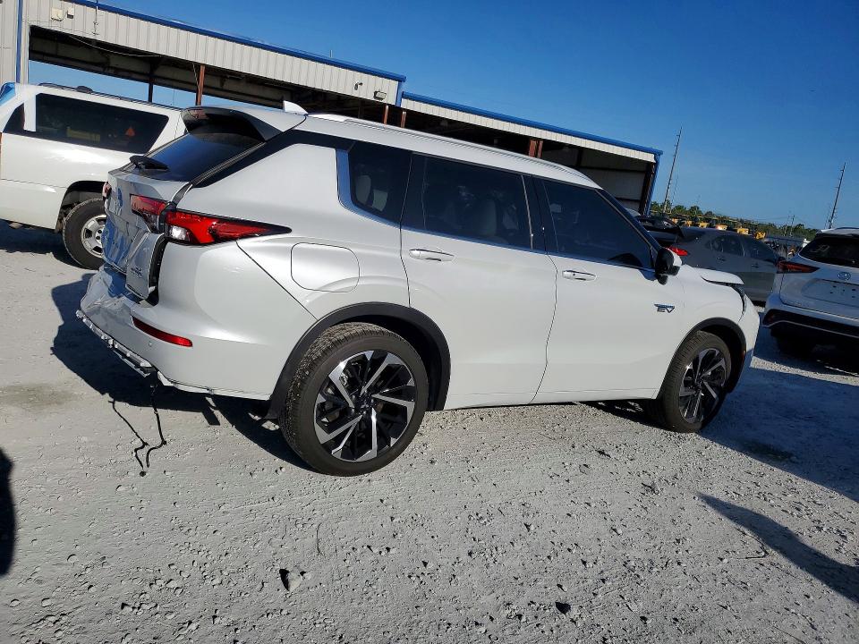 Продаж на аукціоні авто 2025 Mitsubishi Outlander, vin: JA4T5WA9XSZ050475, номер лоту: 51006656