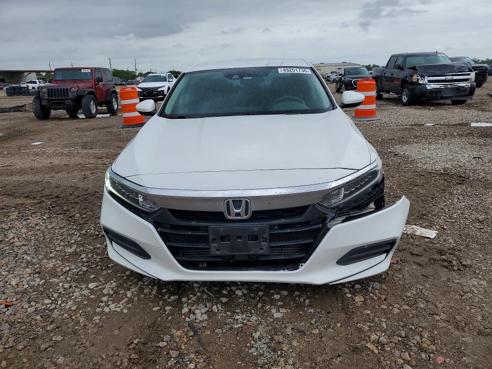49251736 :رقم المزاد ، 1HGCV1F17KA095305 vin ، 2019 Honda Accord مزاد بيع