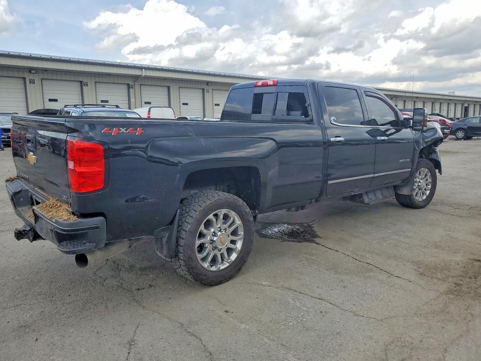 48630926 :رقم المزاد ، 1GC4K0CY7JF222899 vin ، 2018 Chevrolet Silverado مزاد بيع