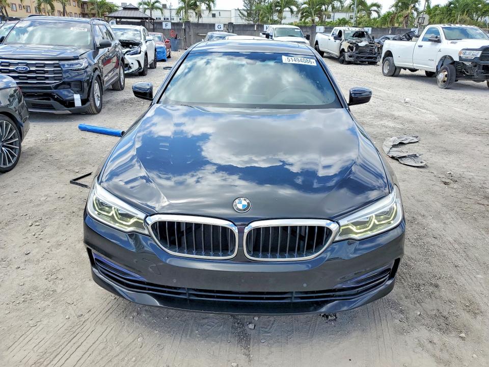 51494086 :رقم المزاد ، WBAJE5C31HG915688 vin ، 2017 Bmw 540 مزاد بيع