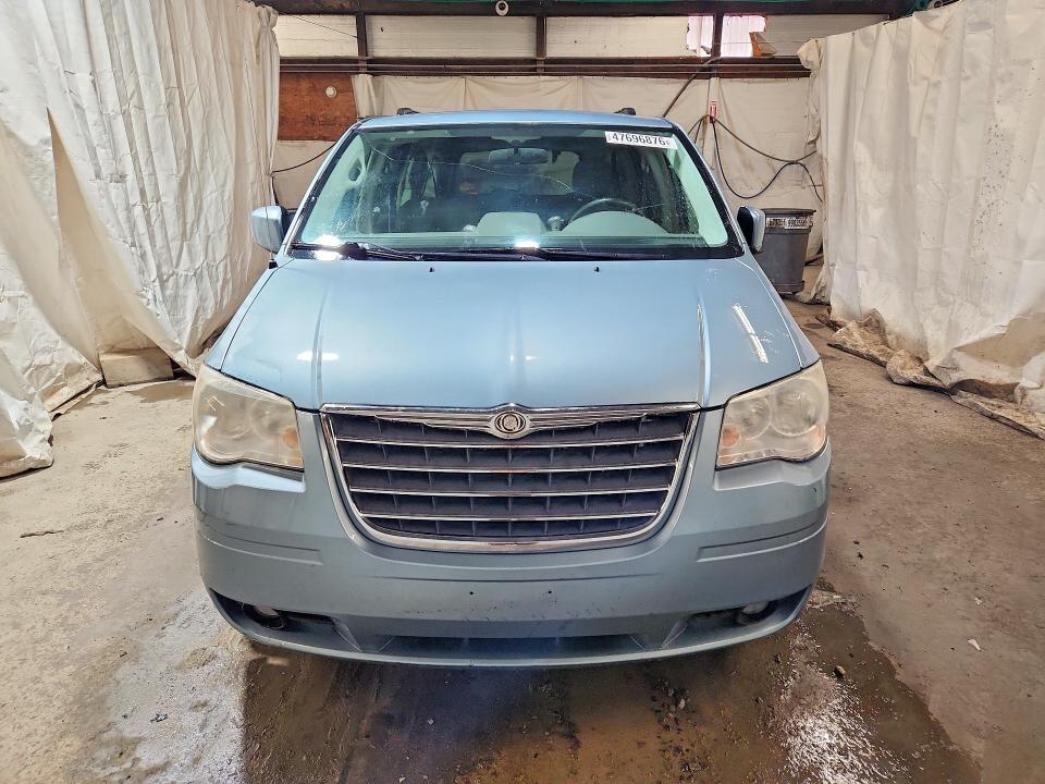 2010 Chrysler Town & Country მანქანა იყიდება აუქციონზე, vin: 2A4RR5D15AR265933, აუქციონის ნომერი: 47696876