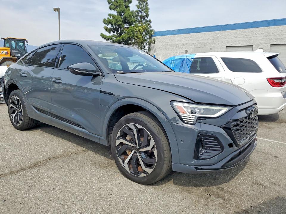 2024 Audi Q8 E-tron მანქანა იყიდება აუქციონზე, vin: WA1CABGE6RB032244, აუქციონის ნომერი: 49338096