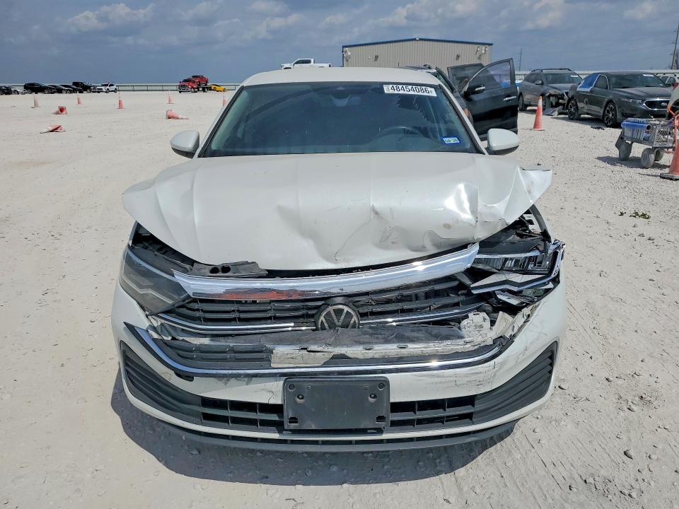 48454086 :رقم المزاد ، 3VWEM7BU3NM010428 vin ، 2022 Volkswagen Jetta مزاد بيع