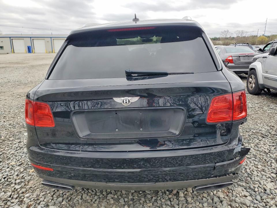 50581156 :رقم المزاد ، SJAAC2ZV7HC014561 vin ، 2017 Bentley Bentayga مزاد بيع