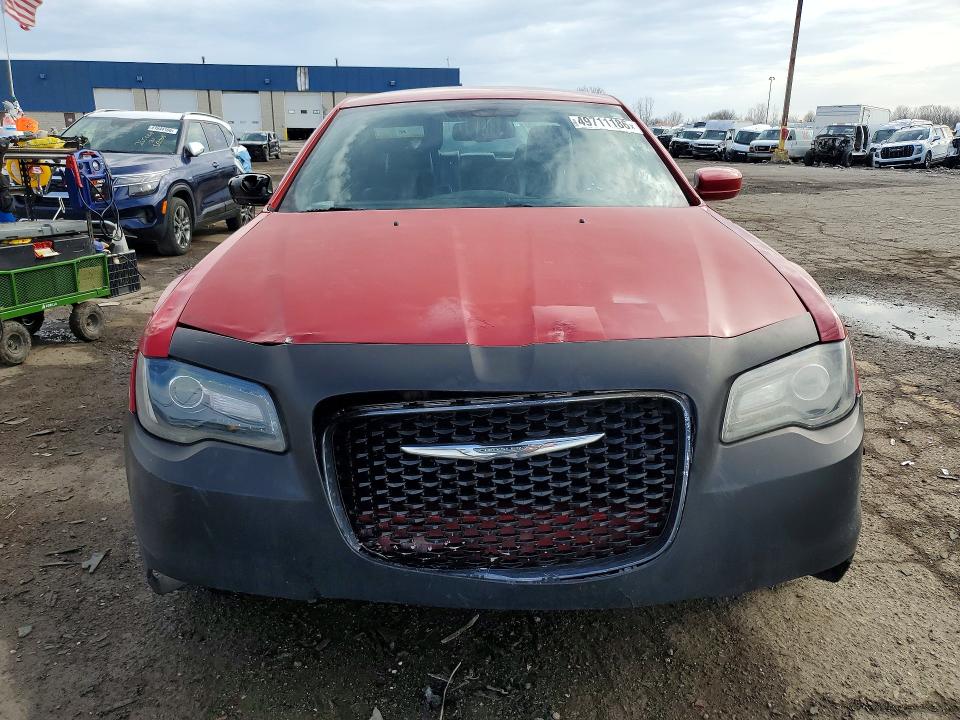 49711186 :رقم المزاد ، 2C3CCAGG0FH923102 vin ، 2015 Chrysler 300 مزاد بيع