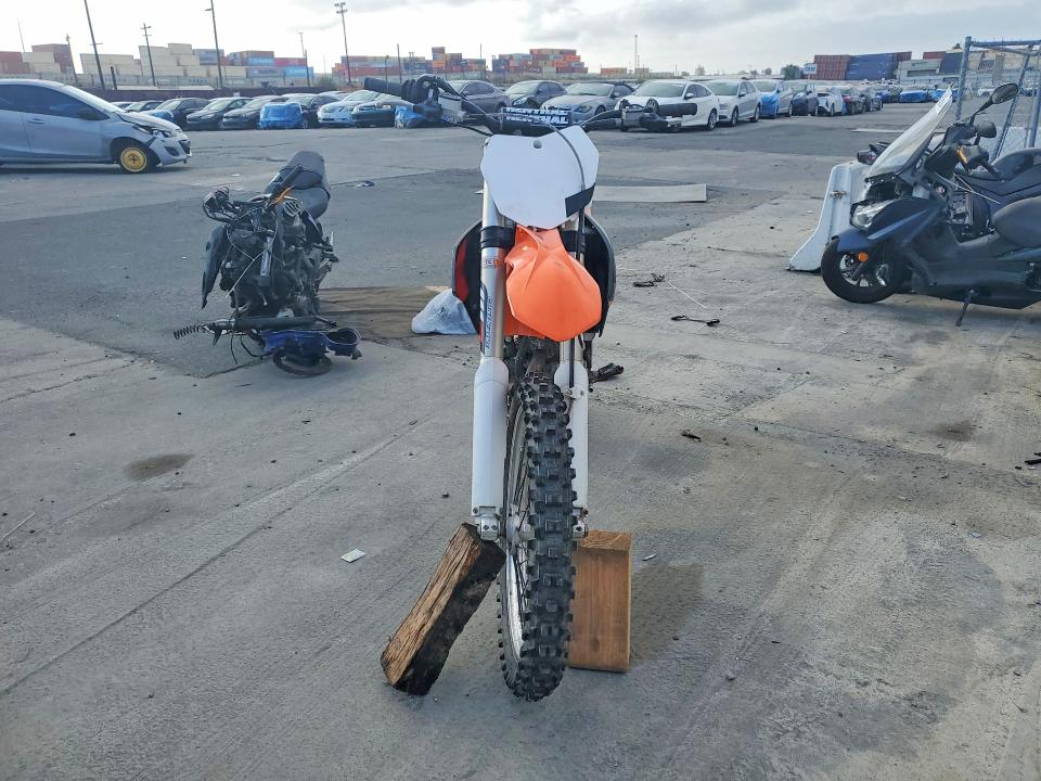 49422006 :رقم المزاد ، VBKMXN435EM205715 vin ، 2014 Ktm 350 مزاد بيع