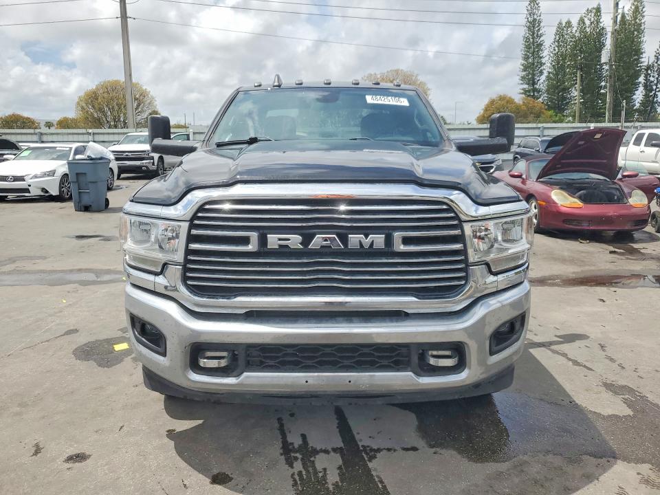 48425106 :رقم المزاد ، 3C63RRHL8NG276572 vin ، 2022 Ram 3500 مزاد بيع