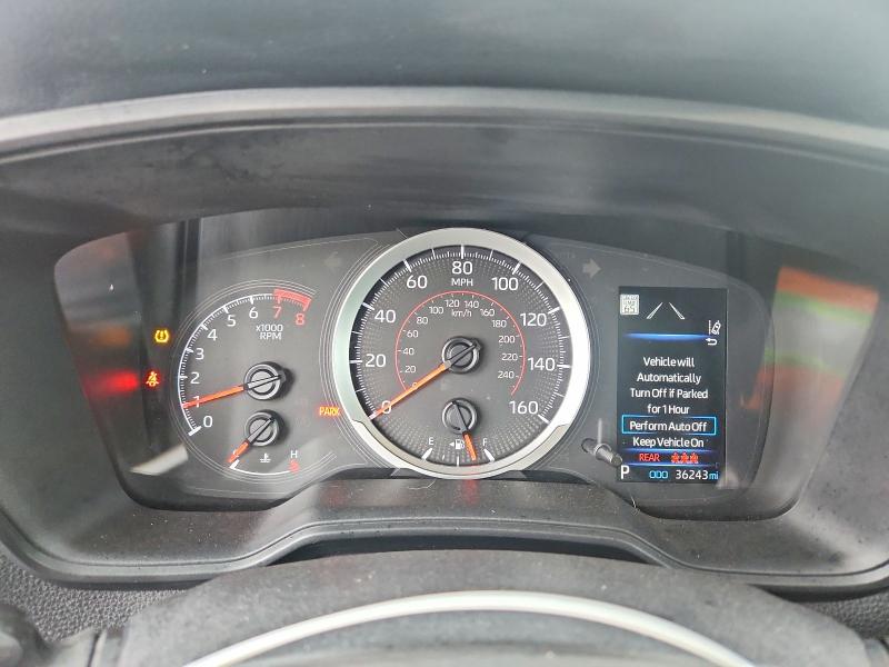 48496176 :رقم المزاد ، 7MUBAABG0NV005487 vin ، 2022 Toyota Corolla Cross مزاد بيع