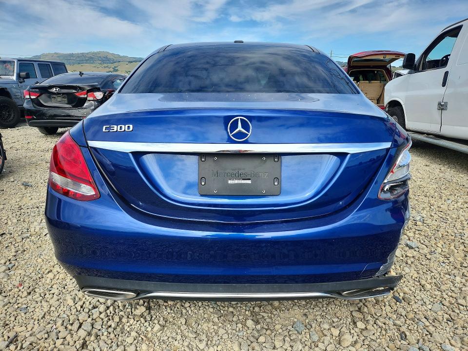 50139676 :رقم المزاد ، 55SWF4JB6JU251641 vin ، 2018 Mercedes-benz C مزاد بيع