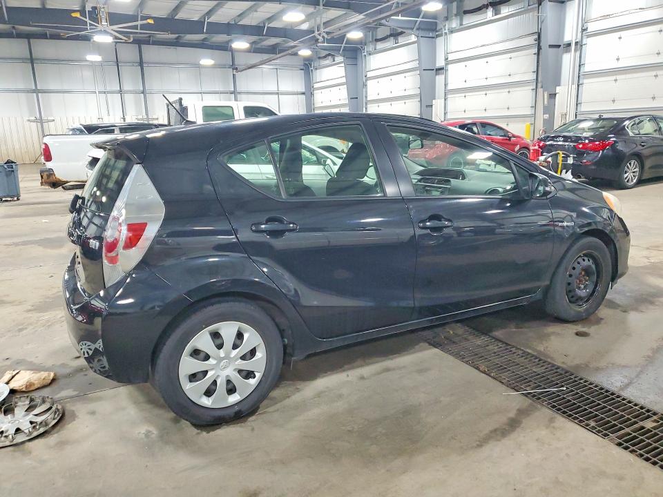 2014 Toyota Prius C მანქანა იყიდება აუქციონზე, vin: JTDKDTB39E1070586, აუქციონის ნომერი: 49862386
