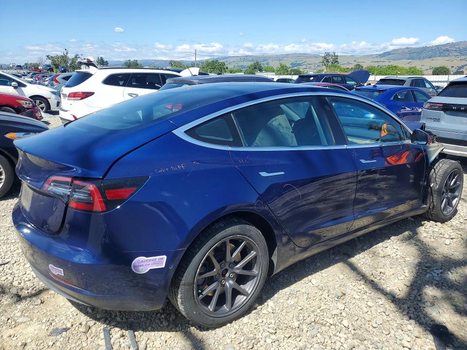 Продажа на аукционе авто 2018 Tesla Model 3, vin: 5YJ3E1EA0JF124715, номер лота: 49624956