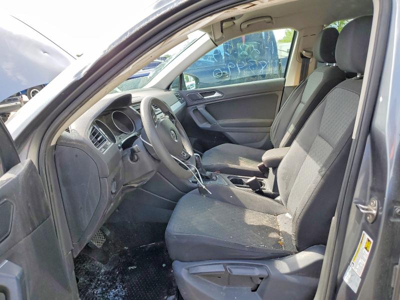 51301056 :رقم المزاد ، 3VV1B7AX2JM074054 vin ، 2018 Volkswagen Tiguan مزاد بيع