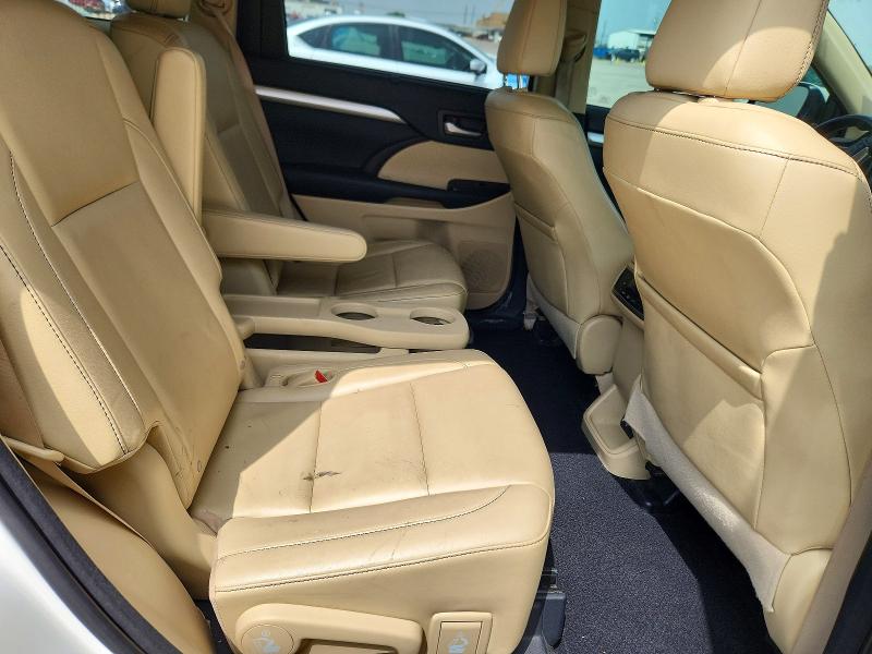 51330696 :رقم المزاد ، 5TDKKRFH9FS068016 vin ، 2015 Toyota Highlander مزاد بيع