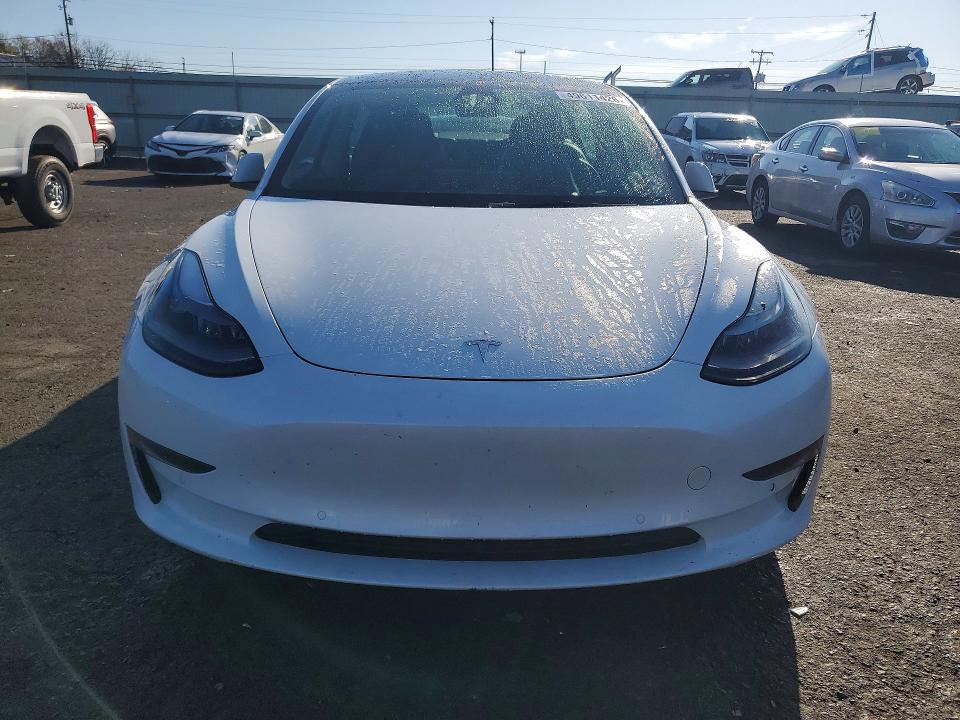 49611426 :رقم المزاد ، 5YJ3E1EB5NF227076 vin ، 2022 Tesla Model 3 مزاد بيع