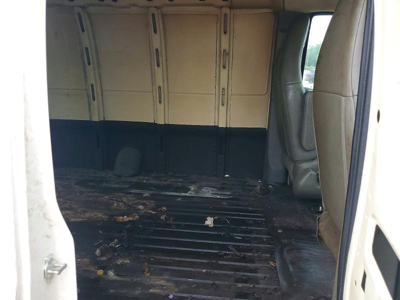 55808606 :رقم المزاد ، 1GCWGBFP8K1152532 vin ، 2019 Chevrolet Express G2500 مزاد بيع