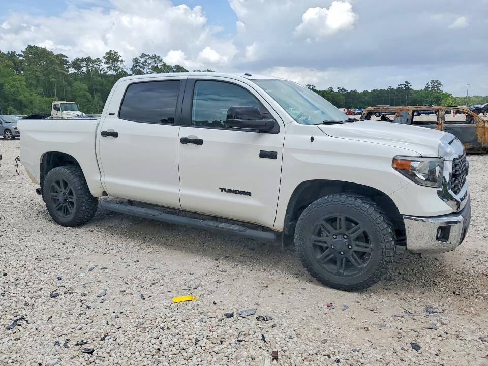 47208606 :رقم المزاد ، 5TFDW5F18JX687024 vin ، 2018 Toyota Tundra مزاد بيع