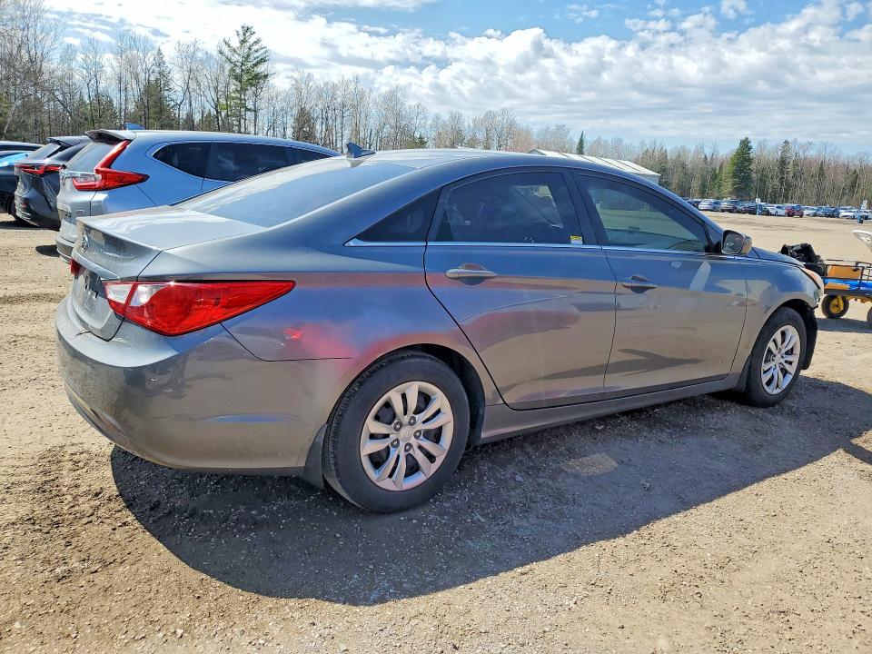 2013 Hyundai Sonata მანქანა იყიდება აუქციონზე, vin: 5NPEB4AC9DH764888, აუქციონის ნომერი: 47528266