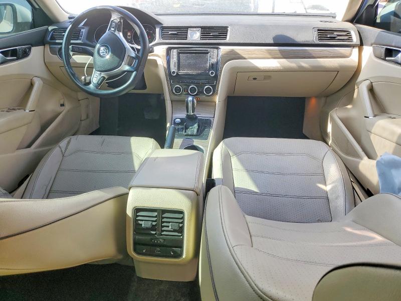 51146526 :رقم المزاد ، 1VWGT7A30HC048404 vin ، 2017 Volkswagen Passat مزاد بيع