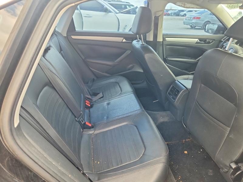 51528066 :رقم المزاد ، 1VWBS7A30FC019544 vin ، 2015 Volkswagen Passat مزاد بيع