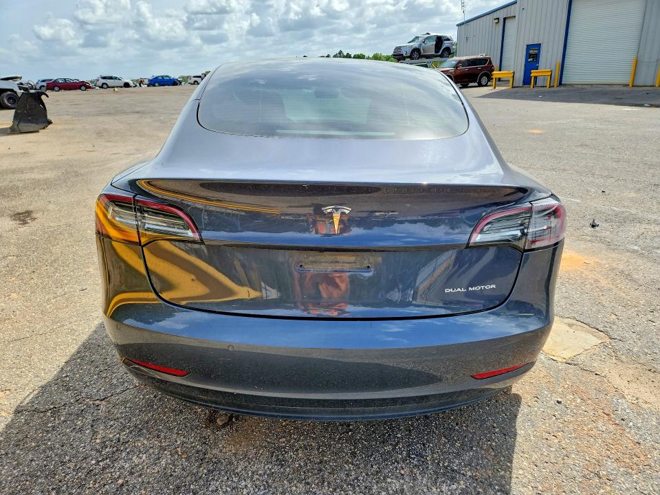 48608126 :رقم المزاد ، 5YJ3E1EB4NF111495 vin ، 2022 Tesla Model 3 مزاد بيع