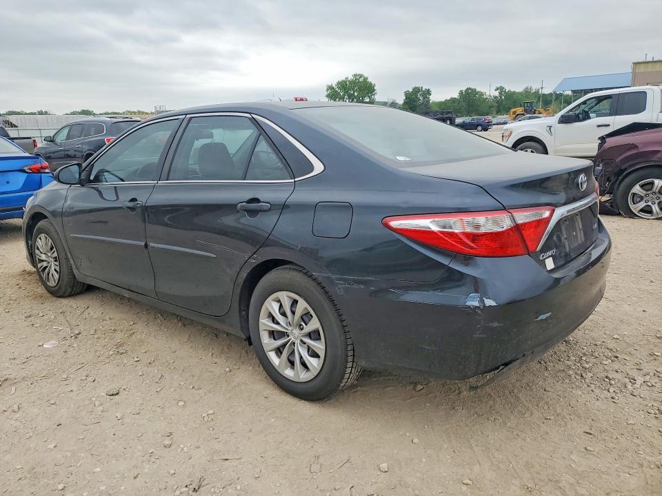 51092786 :رقم المزاد ، 4T4BF1FK1FR472474 vin ، 2015 Toyota Camry مزاد بيع