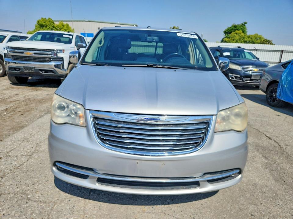 51036066 :رقم المزاد ، 2A4RR6DG1BR610838 vin ، 2011 Chrysler Town & Country مزاد بيع
