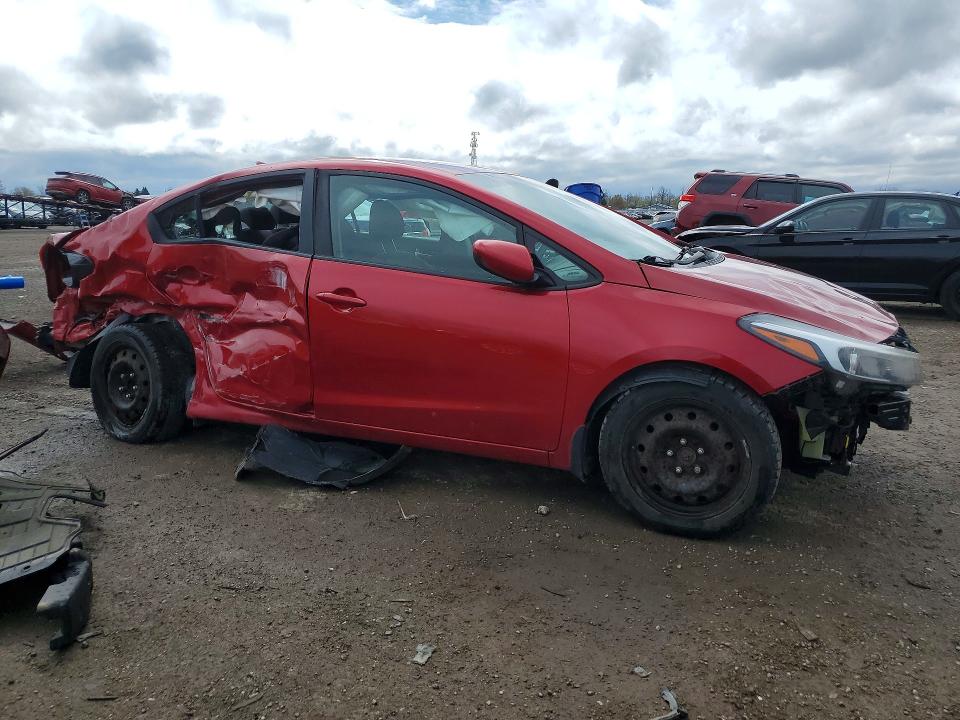 50939596 :رقم المزاد ، 3KPFL4A7XJE269216 vin ، 2018 Kia Forte مزاد بيع