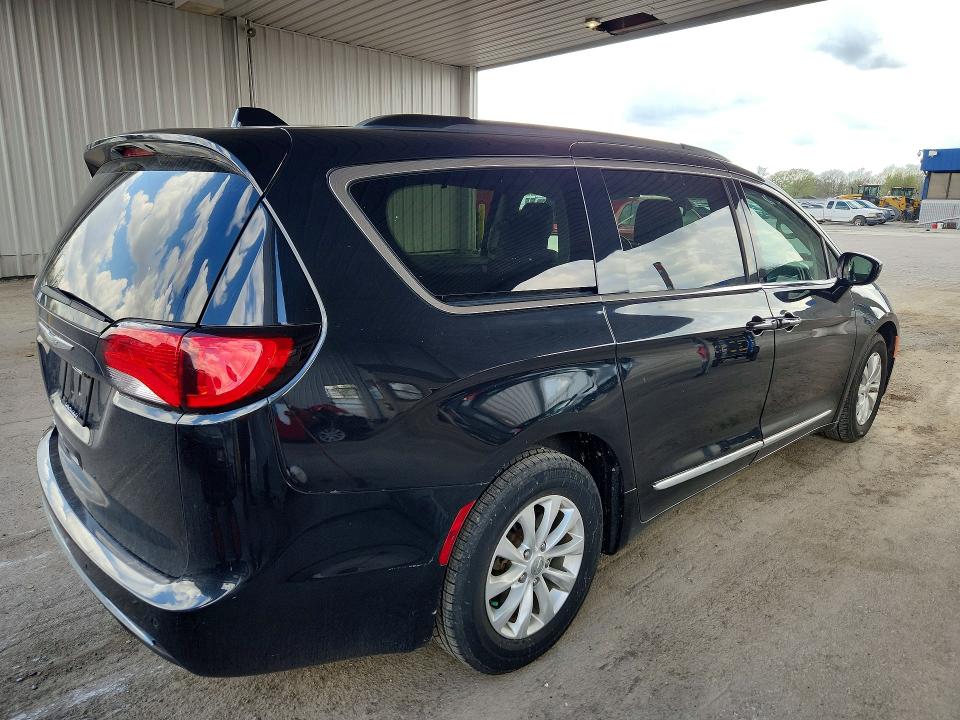 49021116 :رقم المزاد ، 2C4RC1BG7HR744582 vin ، 2017 Chrysler Pacifica مزاد بيع