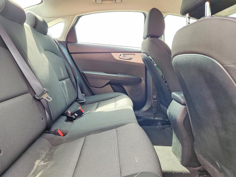 2023 Kia Forte მანქანა იყიდება აუქციონზე, vin: 3KPF24AD2PE685004, აუქციონის ნომერი: 49953816