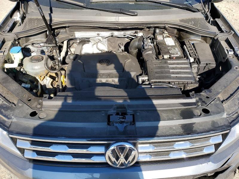 48930506 :رقم المزاد ، 3VV0B7AX4JM106093 vin ، 2018 Volkswagen Tiguan مزاد بيع