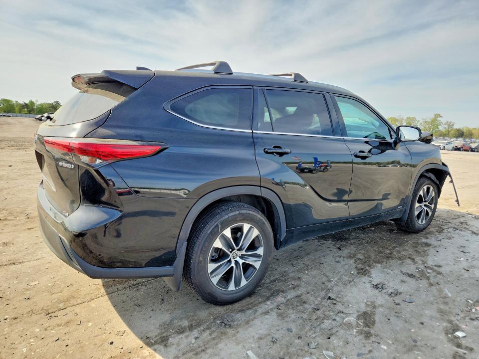 2022 Toyota Highlander Hybrid მანქანა იყიდება აუქციონზე, vin: 5TDGBRCH0NS074683, აუქციონის ნომერი: 50217686