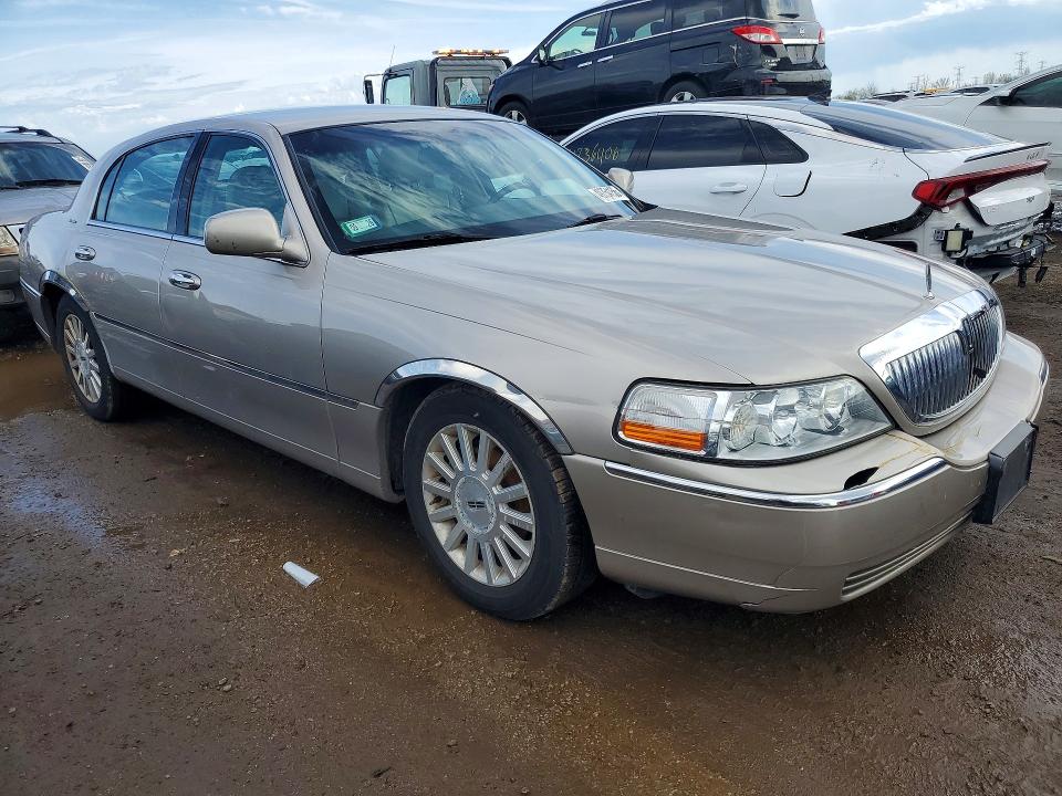 2003 Lincoln Town Car მანქანა იყიდება აუქციონზე, vin: 1LNHM81W33Y626894, აუქციონის ნომერი: 49754156