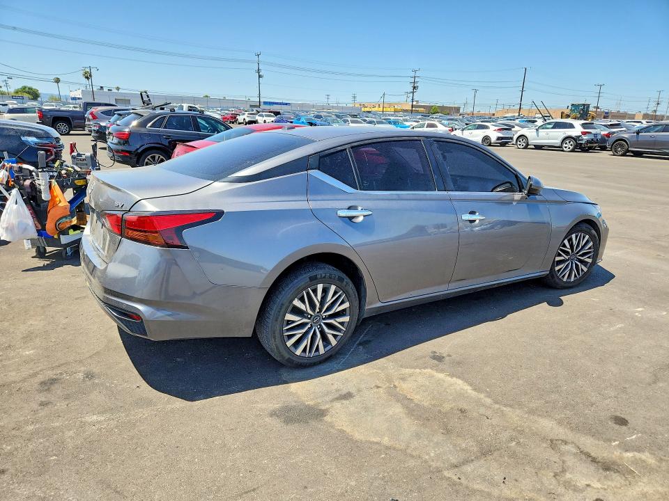 51717976 :رقم المزاد ، 1N4BL4DV9PN375563 vin ، 2023 Nissan Altima مزاد بيع