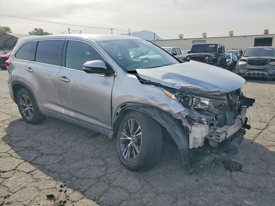 Продажа на аукционе авто 2018 Toyota Highlander, vin: 5TDZARFH5JS034892, номер лота: 50142226