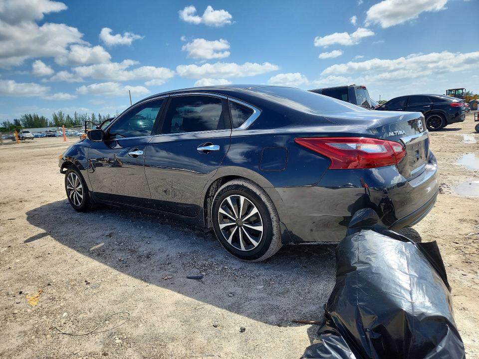 Продажа на аукционе авто 2018 Nissan Altima, vin: 1N4AL3AP7JC194055, номер лота: 50682696