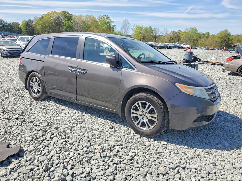 49321156 :رقم المزاد ، 5FNRL5H63DB023784 vin ، 2013 Honda Odyssey مزاد بيع