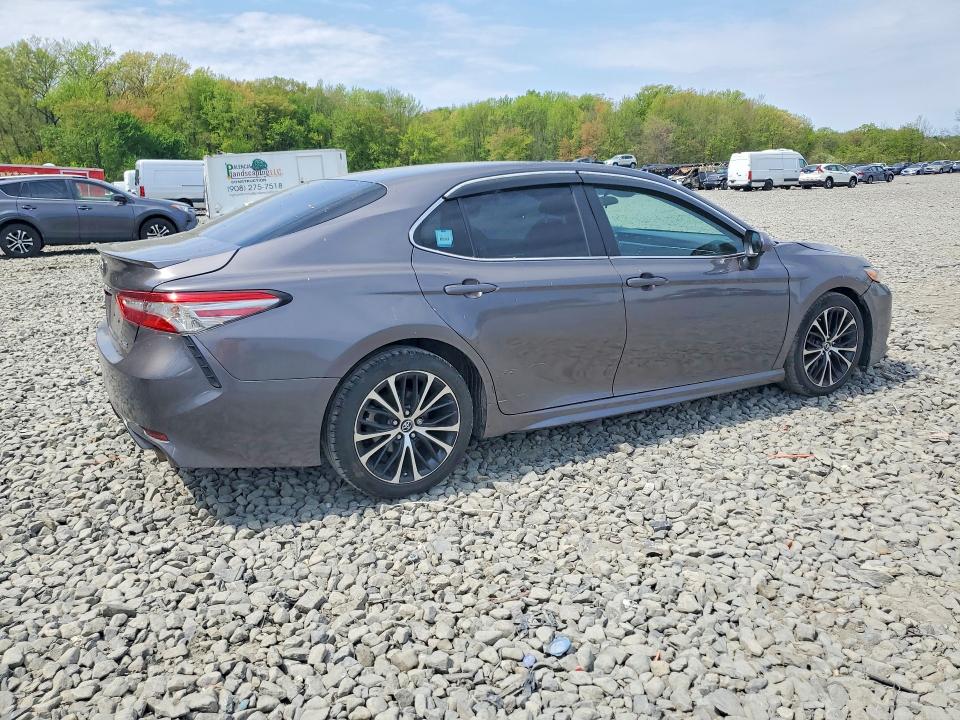 Продажа на аукционе авто 2018 Toyota Camry, vin: 4T1B11HK6JU104631, номер лота: 51152426