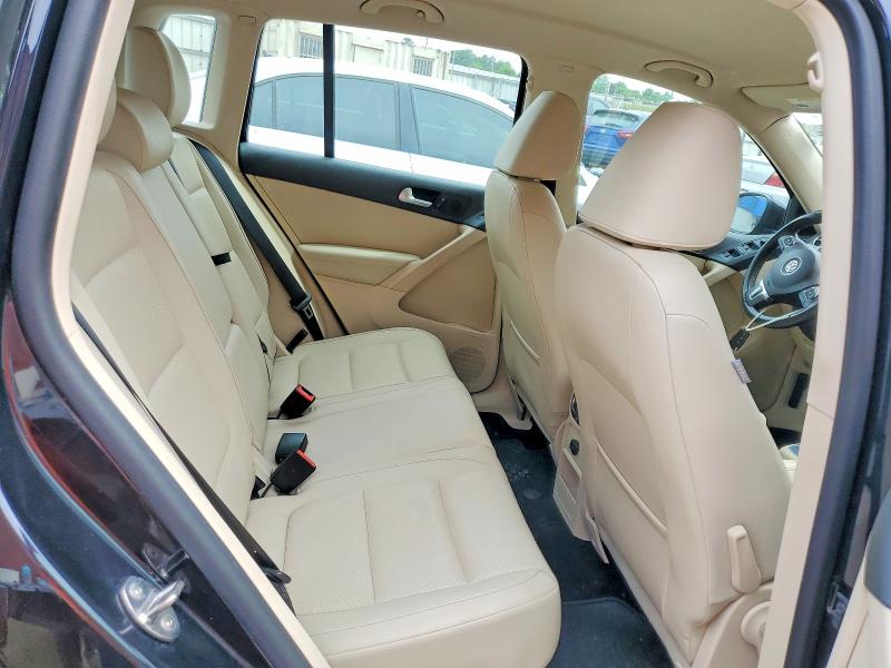 50598266 :رقم المزاد ، WVGBV7AX3HK025405 vin ، 2017 Volkswagen Tiguan مزاد بيع
