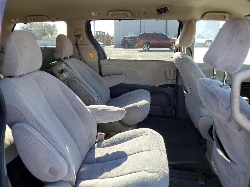 51004166 :رقم المزاد ، 5TDKK3DCXES497720 vin ، 2014 Toyota Sienna مزاد بيع