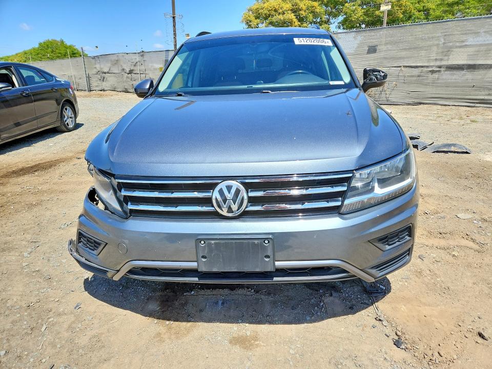 Продаж на аукціоні авто 2018 Volkswagen Tiguan, vin: 3VV2B7AX2JM055041, номер лоту: 51202006