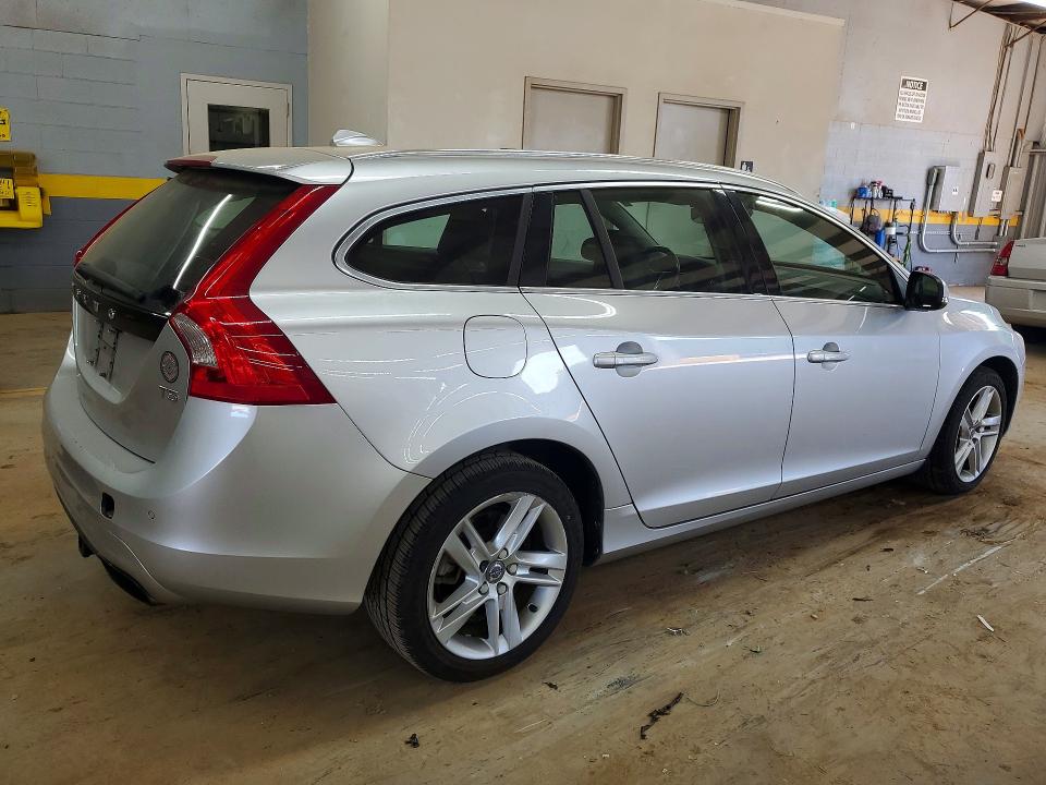 Продажа на аукционе авто 2015 Volvo V60, vin: YV140MEK1F1255062, номер лота: 49889486