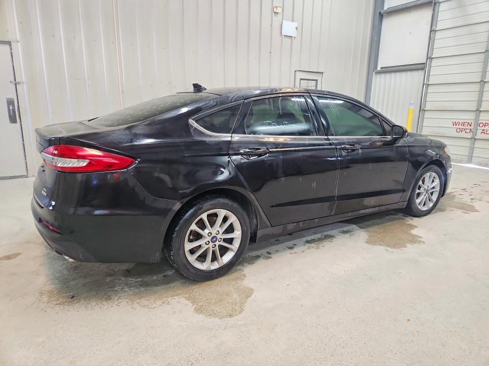 2020 Ford Fusion მანქანა იყიდება აუქციონზე, vin: 3FA6P0HDXLR187643, აუქციონის ნომერი: 49082256