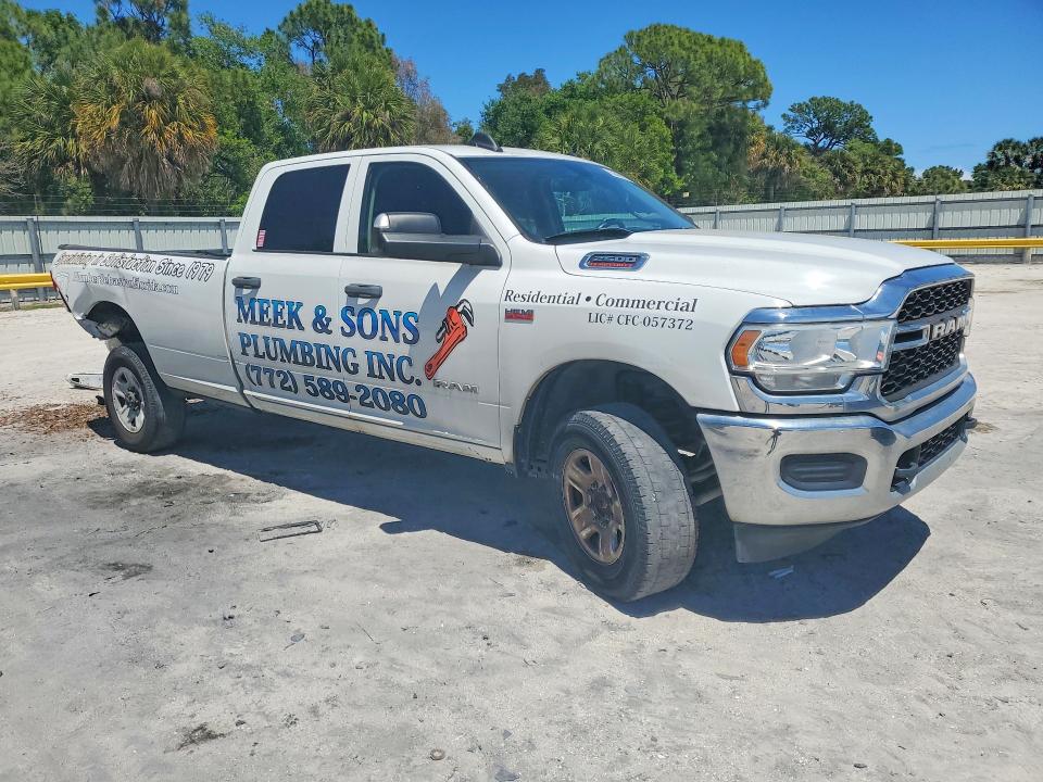 50066096 :رقم المزاد ، 3C6UR5HJ3KG590329 vin ، 2019 Ram 2500 مزاد بيع