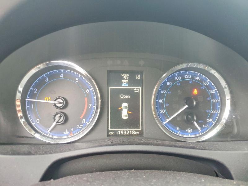 Продаж на аукціоні авто 2018 Toyota Corolla, vin: 2T1BURHE7JC121942, номер лоту: 49537106