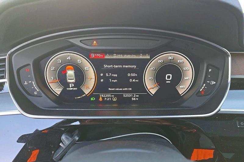 Продажа на аукционе авто 2019 Audi A8, vin: WAU8DAF82KN008193, номер лота: 51841136